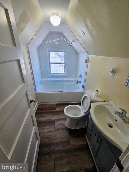 Building Photo - 912 Riverside Ave.