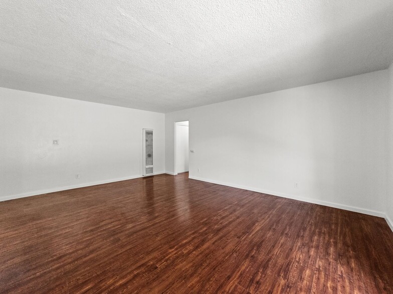 Building Photo - 4533 Pickford St