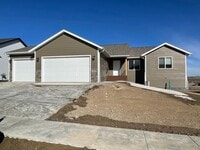 Building Photo - ~Applications Pending~ Newer 4 Bed, 3 Bath, 3 Car Garage Home for Rent