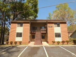 Building Photo - Willow Bend Way