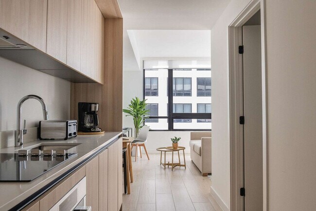 Building Photo - 225 N Miami Ave