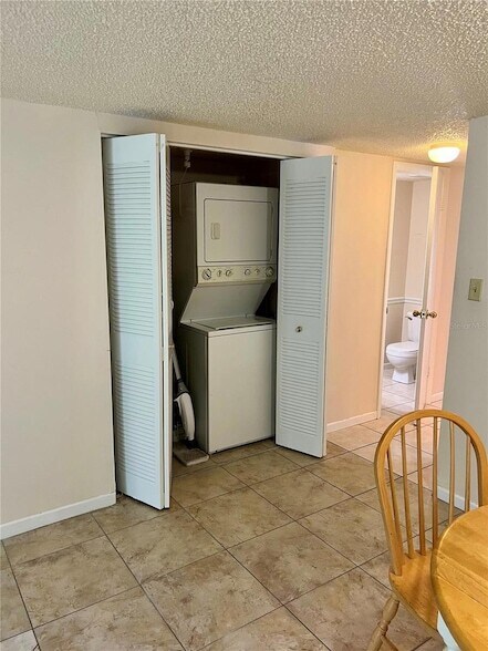 Building Photo - 1525 SE 25th St