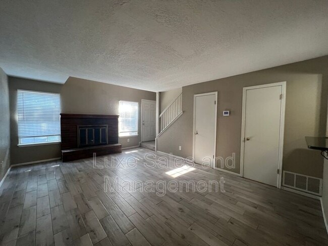 Building Photo - 3200 W Britton Rd