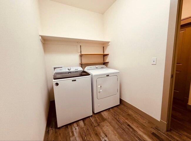 Building Photo - 17049 E Lori Ann Cir