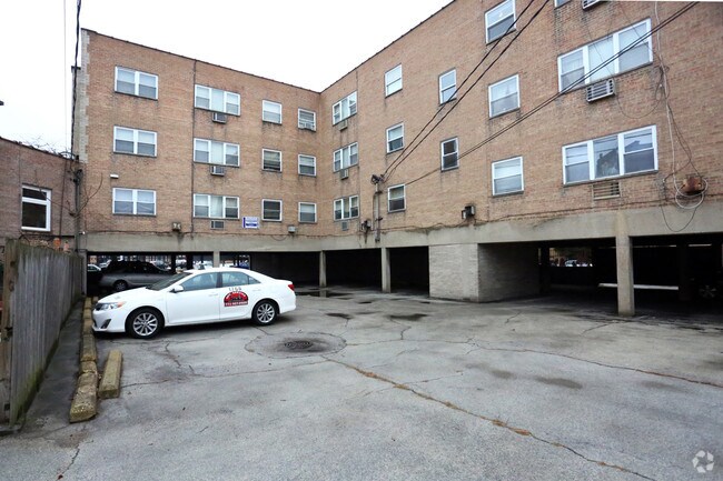 Building Photo - 2559 W Bryn Mawr Ave