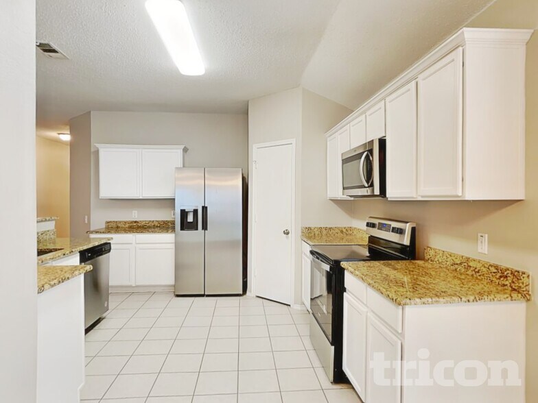 Building Photo - 7005 Bridlewood Dr