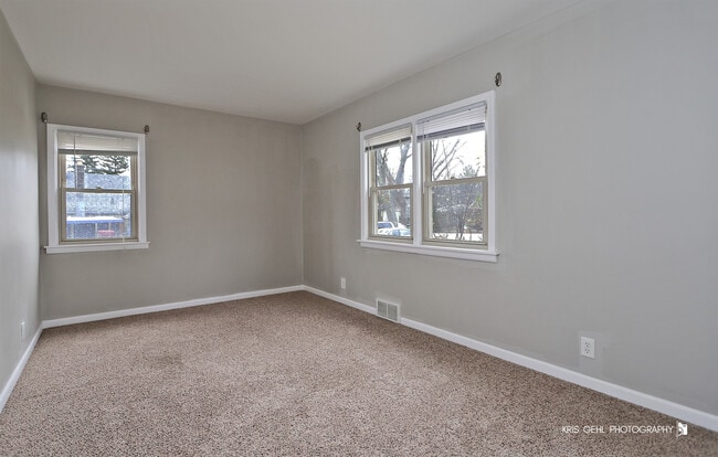 Building Photo - 610 Lagoon Terrace