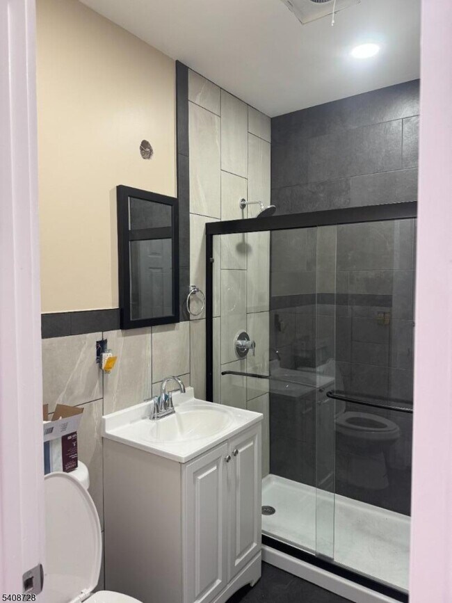 Building Photo - 56 Smith St