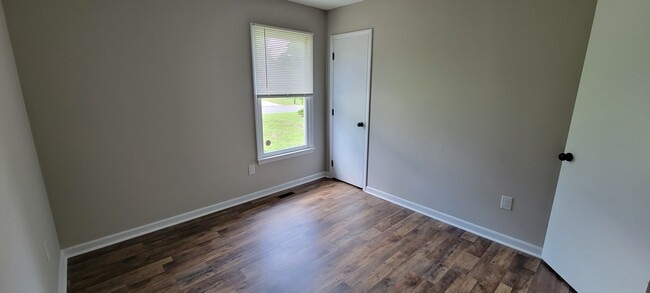 Building Photo - 4517 Park Knoll Ln