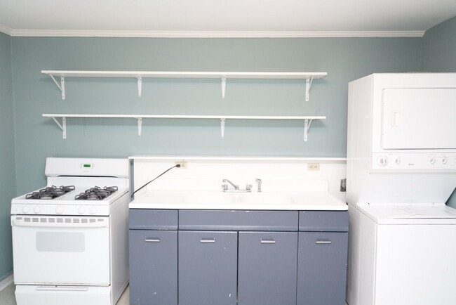 Building Photo - 720 Nalle St