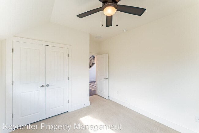 Building Photo - 3 br, 2.5 bath House - 3403 Neal St #A