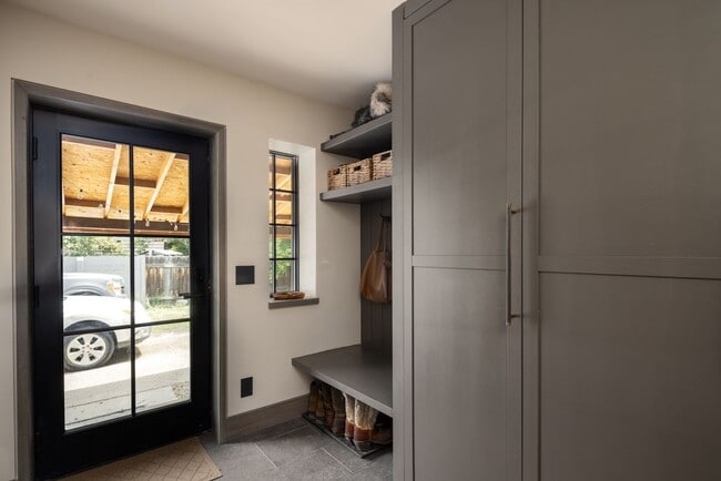 Building Photo - Soul of The old Bozeman with the conveniences of modern design with flexible lease dates