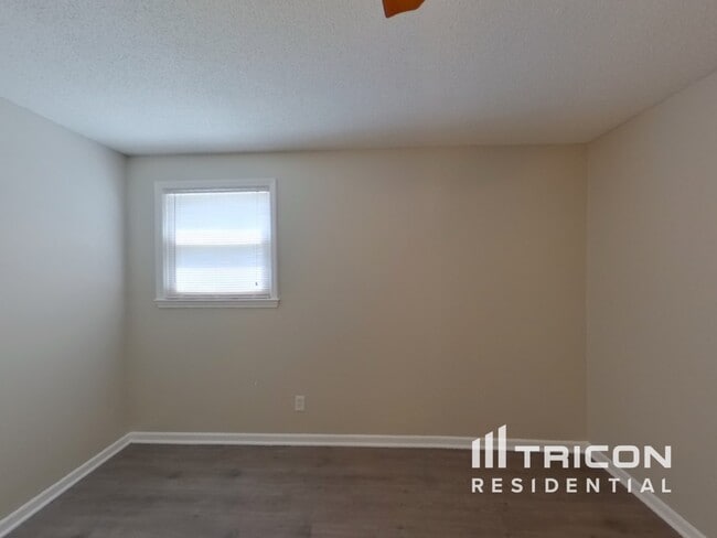 Building Photo - 2308 S Partridge Cir