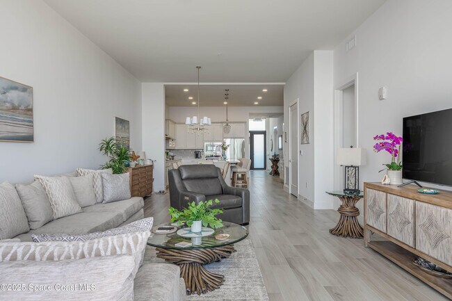 Building Photo - 225 Strand Dr