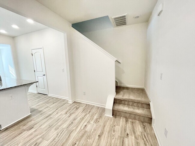 Building Photo - Charming Townhome Community in Mooresville...