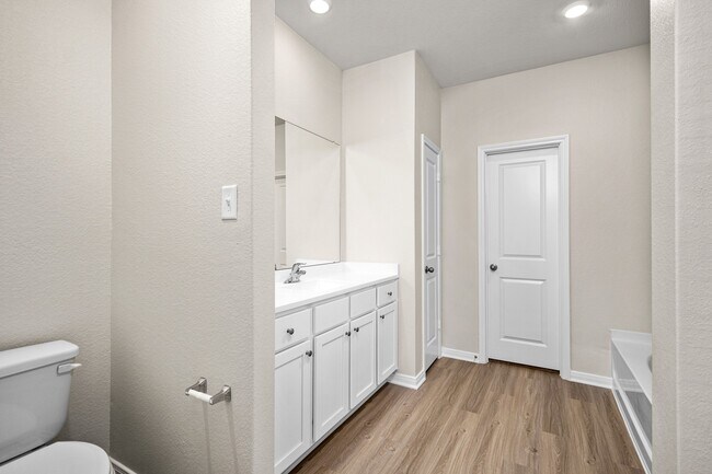 Building Photo - 10407 Red Cardinal Dr