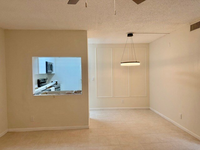 Dining Area - 819 Twin Lakes Dr