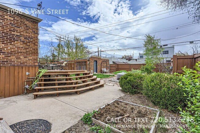 Building Photo - 1096 S Vine St