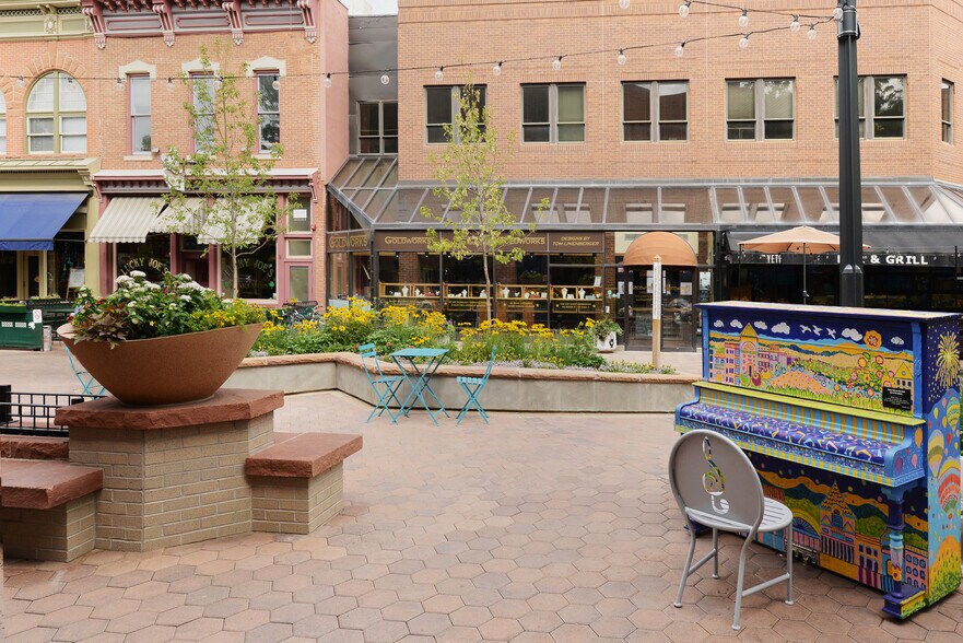 OLD TOWN - 620 Mathews St