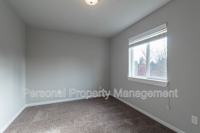 Building Photo - 12600 NE 49th St