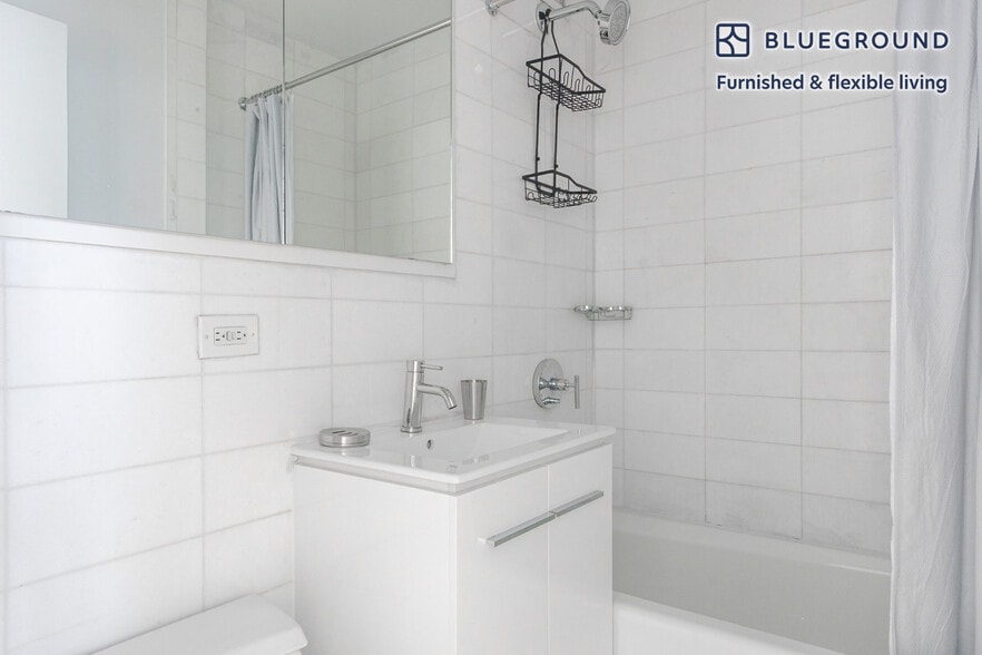 Building Photo - 30 Park Ave