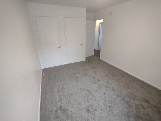Building Photo - 1394 Carriage Hill Dr SE