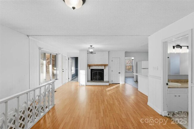 Building Photo - 1051 Cox Mill Rd