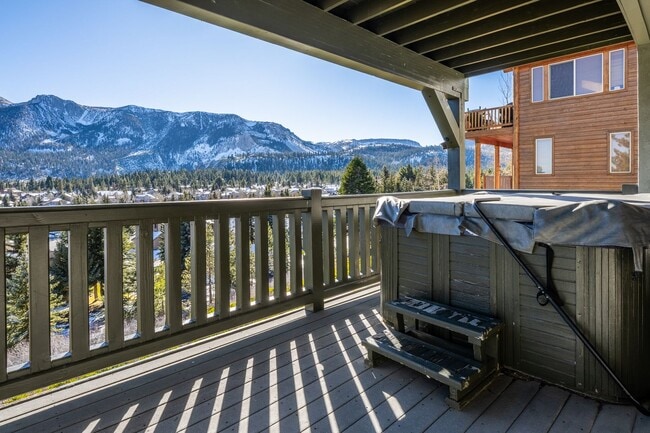 Building Photo - Mountain View Haven