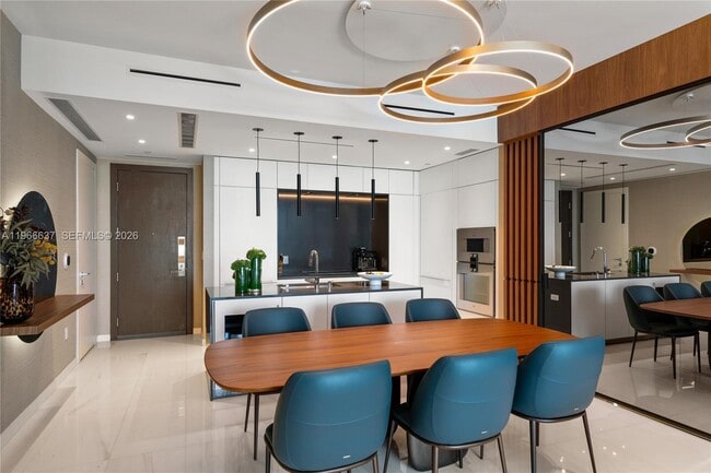 Building Photo - 300 Biscayne Blvd Way