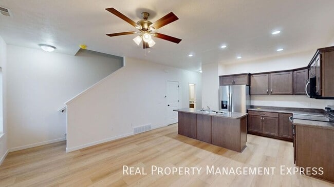 Building Photo - 9600 W Tunis Dr