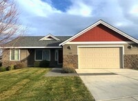 Building Photo - Single Story Home w/Huge Fenced Backyard!