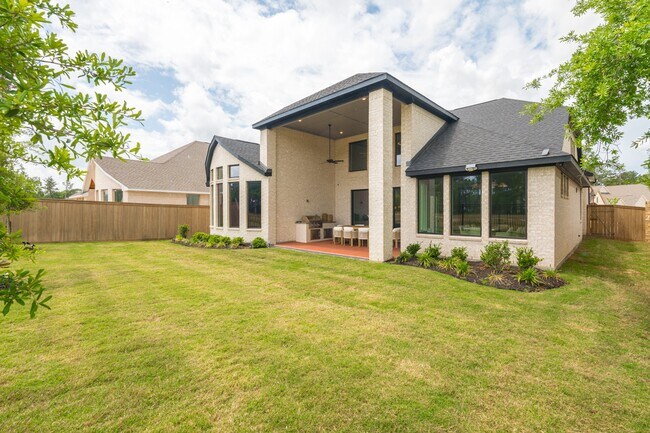 Building Photo - 21967 Gateway Arch Dr