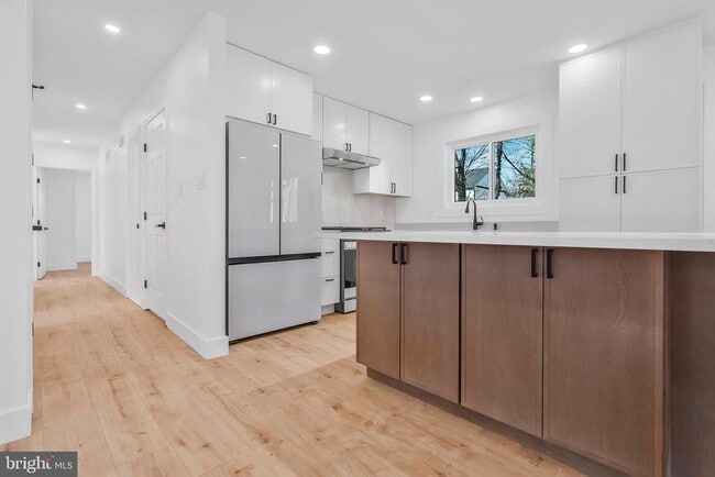 Building Photo - 6810 Weaver Ave