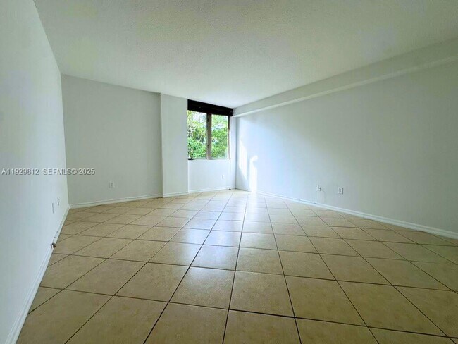 Building Photo - 2630 SW 28th St