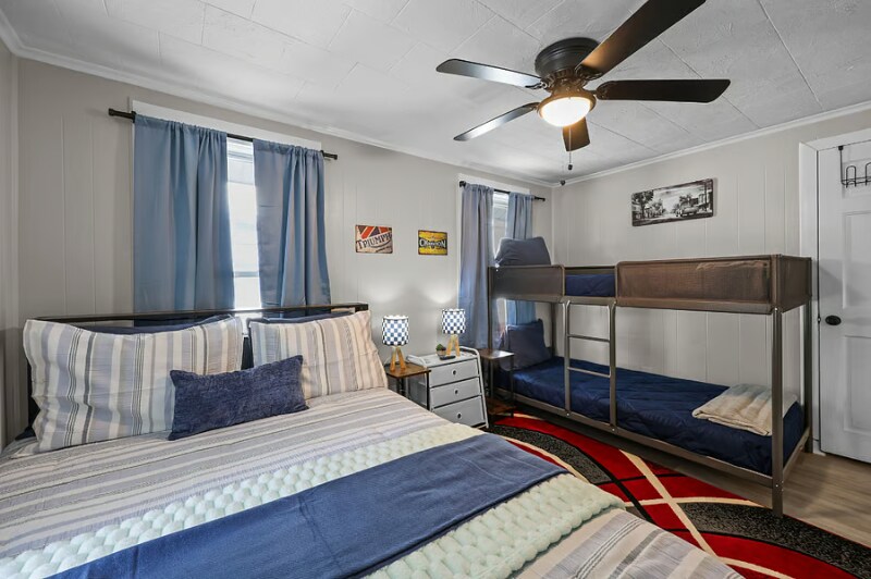 Building Photo - 105 McGill Ave NW