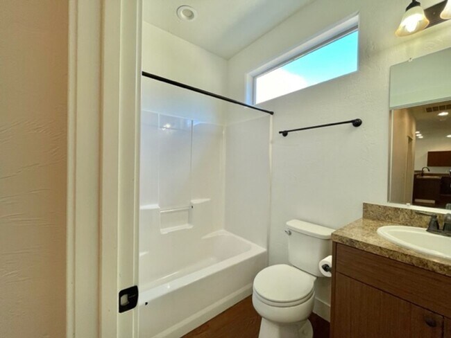 Building Photo - Beautiful 3BR/2BA Townhome Near Lake Pagosa – $2,100/month