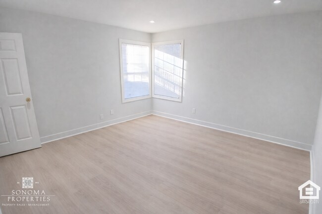 Building Photo - Updated 3 Bedroom Glen Ellen Home, Available Now!