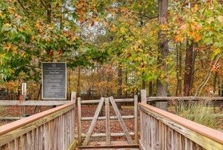 Building Photo - 8355 Daydream Cres
