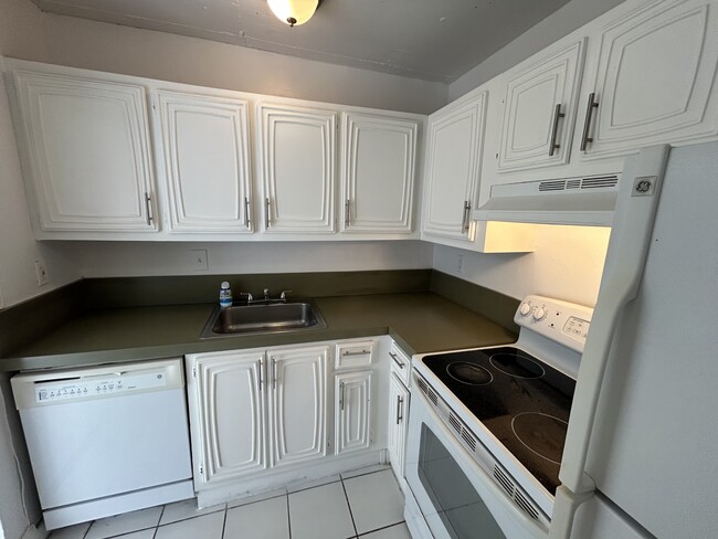 Building Photo - 488 NW 165th St