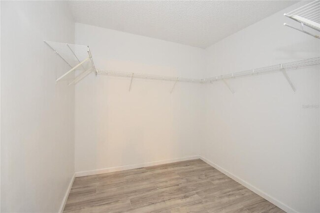 Building Photo - 15 White Deer Ln