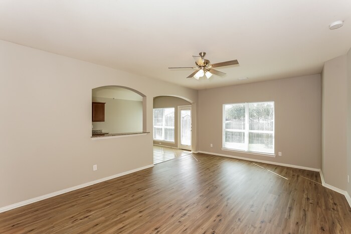 Building Photo - 2113 Natchez Dr