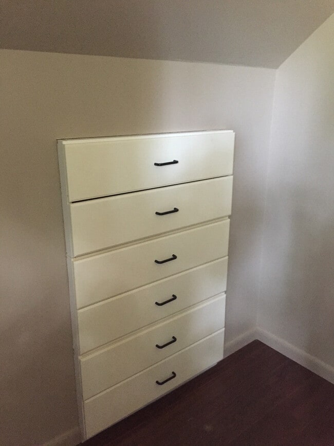 Building Photo - Cozy 3 bedroom 2bath Bungalow in nice Redford neighborhood