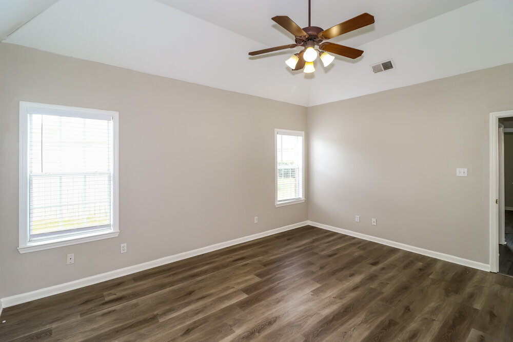 Building Photo - 1605 S Frence Creek Cove