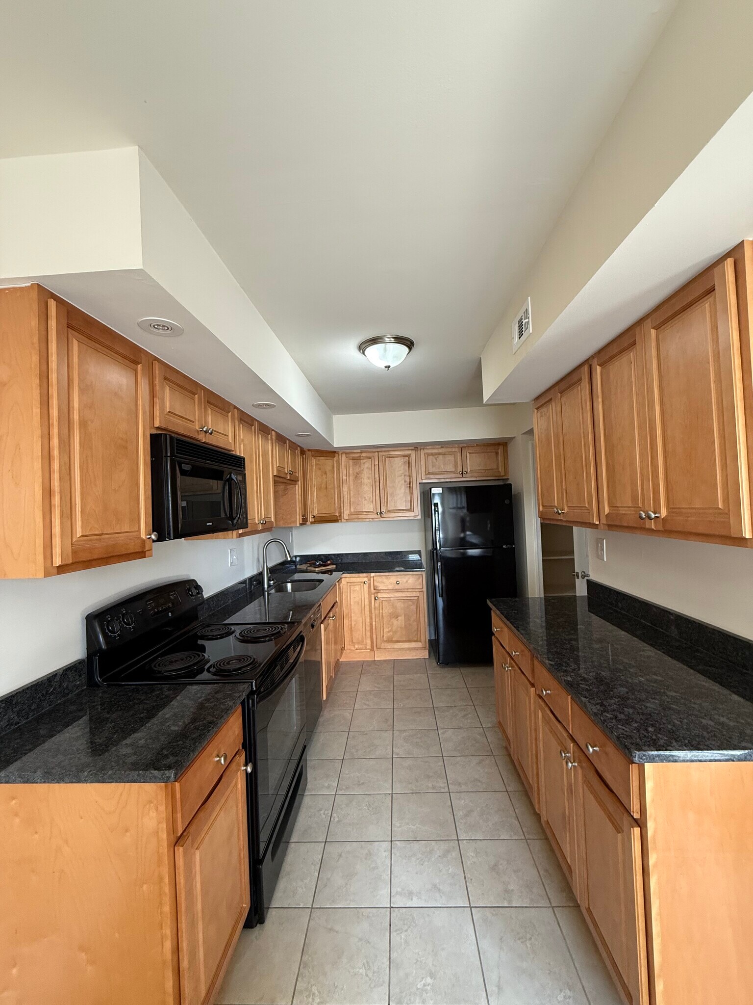 Building Photo - 71 Reliance Sq