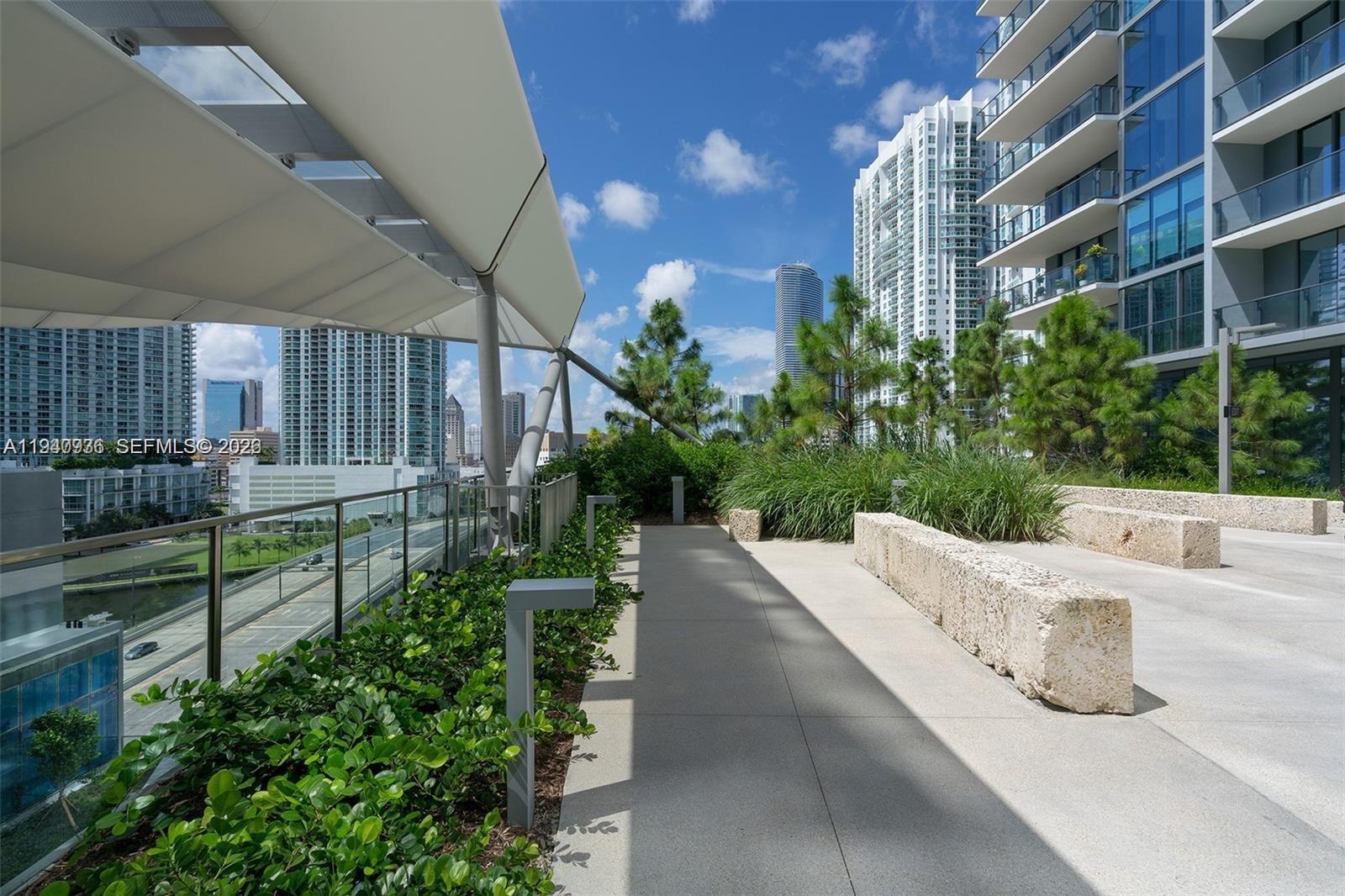 Building Photo - 68 SE 6th St