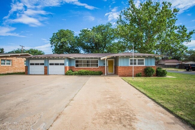 Primary Photo - 2702 38th St