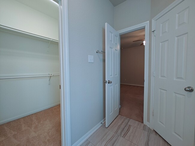 Building Photo - 26046 Quiet Field Ct