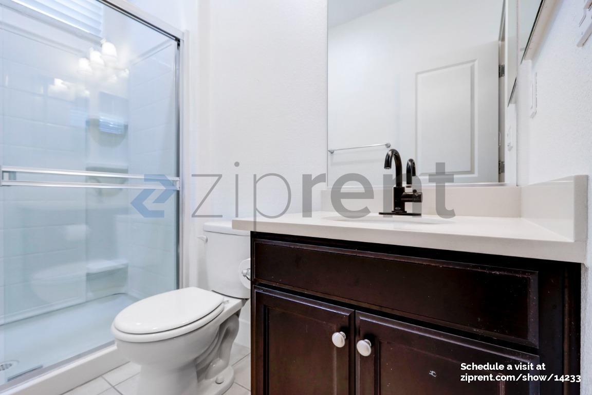 Building Photo - 1125 Berkshire Dr