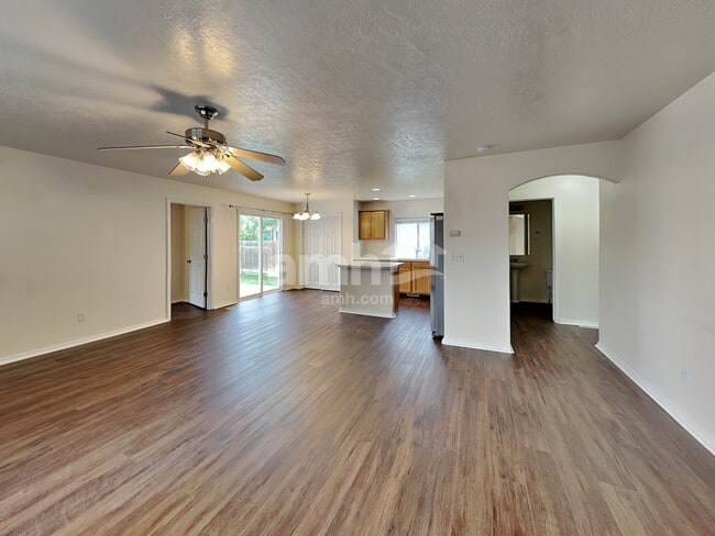 Building Photo - 3342 W Wave Dr