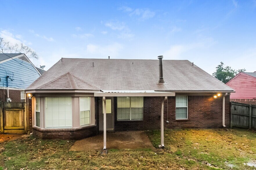 Building Photo - 9301 Charly Hill Ln